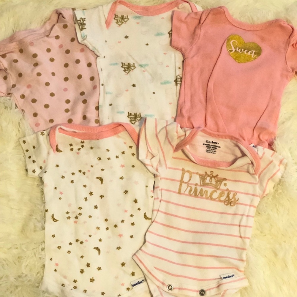 Gerber baby girl pink onesies NB 5 pack